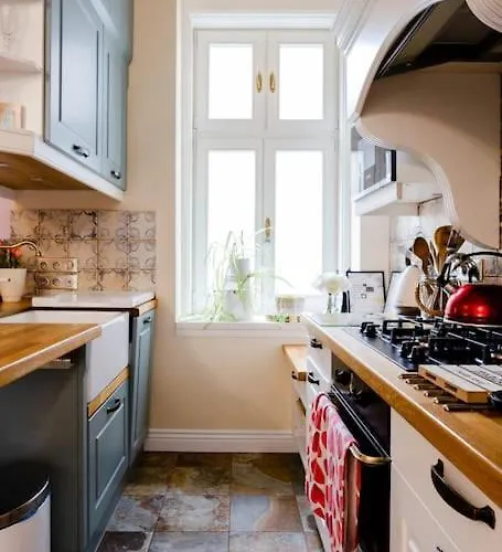 In A Luxury Designer Period In Old Town By Presidential Palace