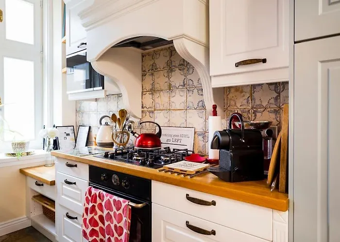 Séjour chez l'habitant In A Luxury Designer Period In Old Town By Presidential Palace *