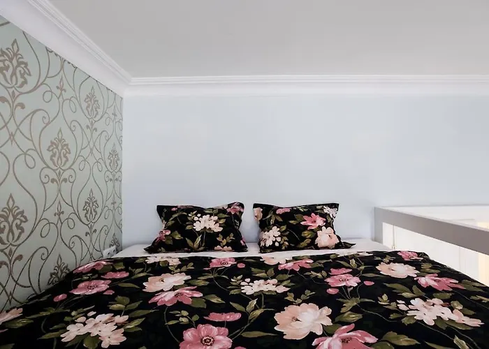 In A Luxury Designer Period In Old Town By Presidential Palace Gazde/Camere de închiriat *