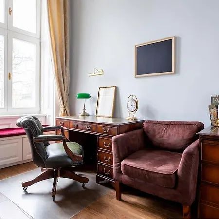 Kwatera prywatna In A Luxury Designer Period In Old Town By Presidential Palace