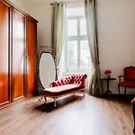 בית אירוח In A Luxury Designer Period In Old Town By Presidential Palace