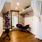 In A Luxury Designer Period In Old Town By Presidential Palace בית אירוח ברטיסלאבה